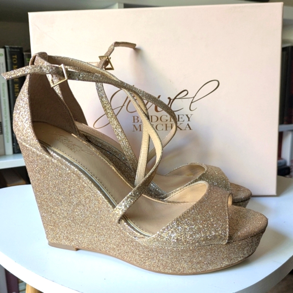 Jewel Badgley Mischka Gold Glitter Wedge Sandals - Size 7
